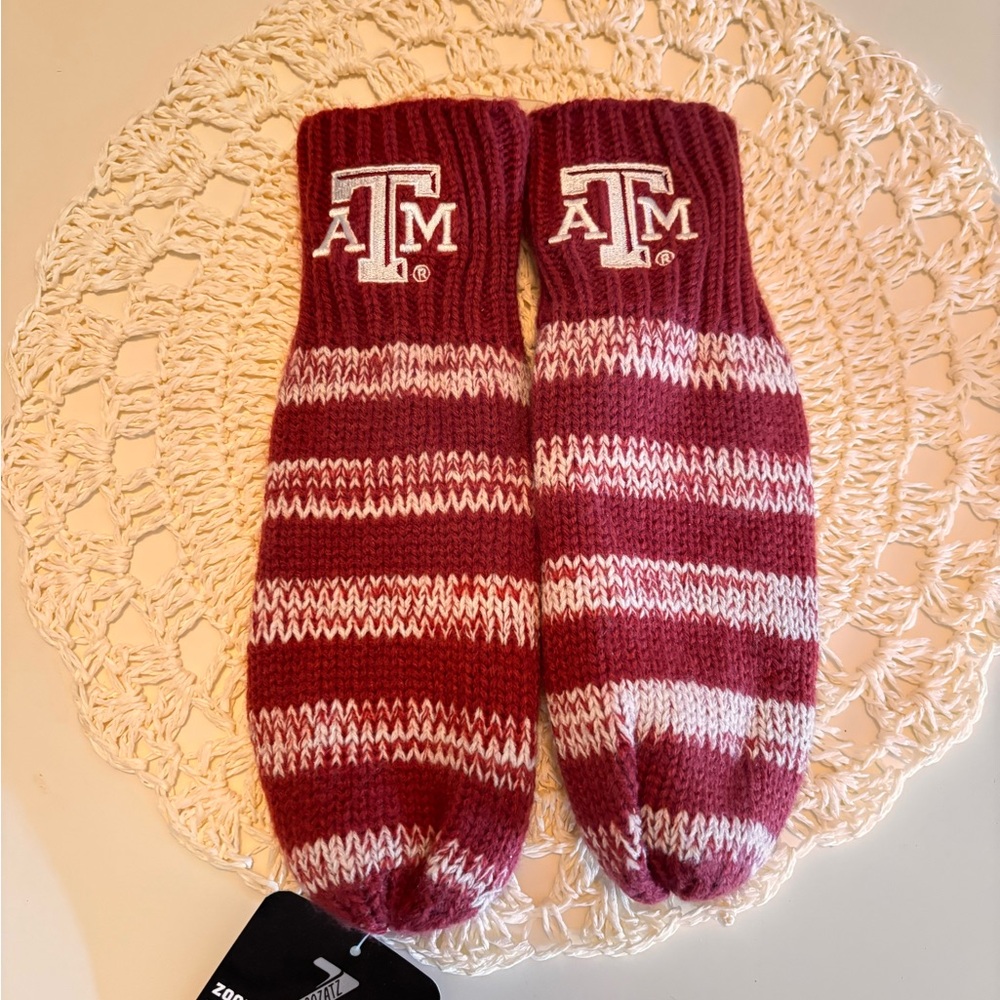 ZooZatz Texas A&M Aggies fleece-lined knit mittens.